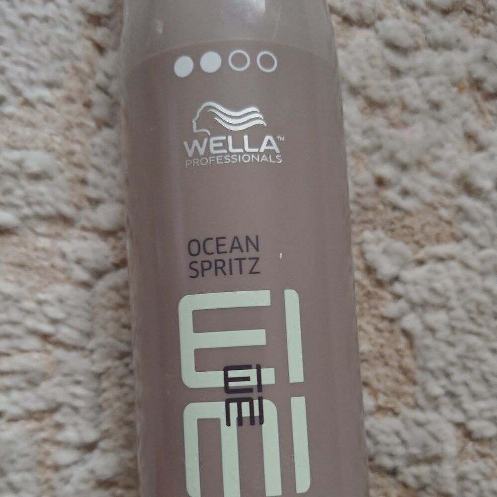 Wella Ocean Spritz salt hairspray for beach texture - Picture 3 of 6